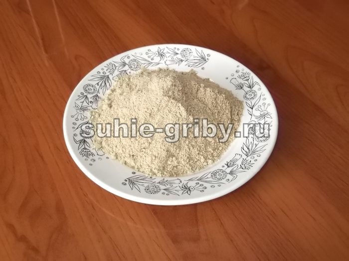 Молотые шляпки пантерного мухомора Молотые шляпки пантерного мухомора